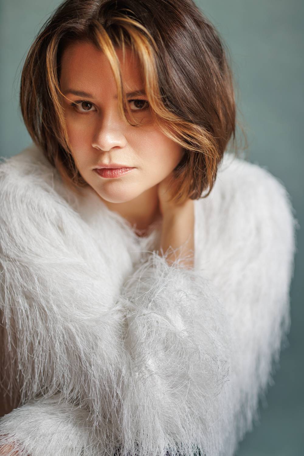 девушка, лицо, цвет, печать, темные волосы, взгляд, пушистый пиджак, студия, Ведмеденко Оксана