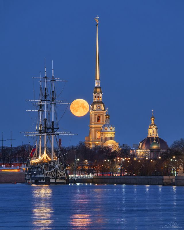 санкт-петербург, луна, петропавлоская крепость, нева Полнолуние у Петропавловской крепости фото превью