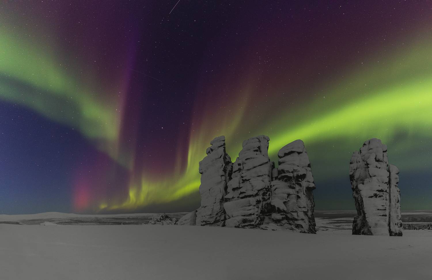 якутия, улахан-сис, северное сияние, останцы, аврора, Потапов Сергей
