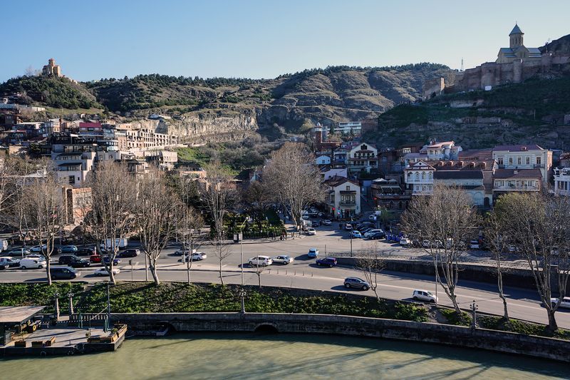 весенний Тбилиси фото превью