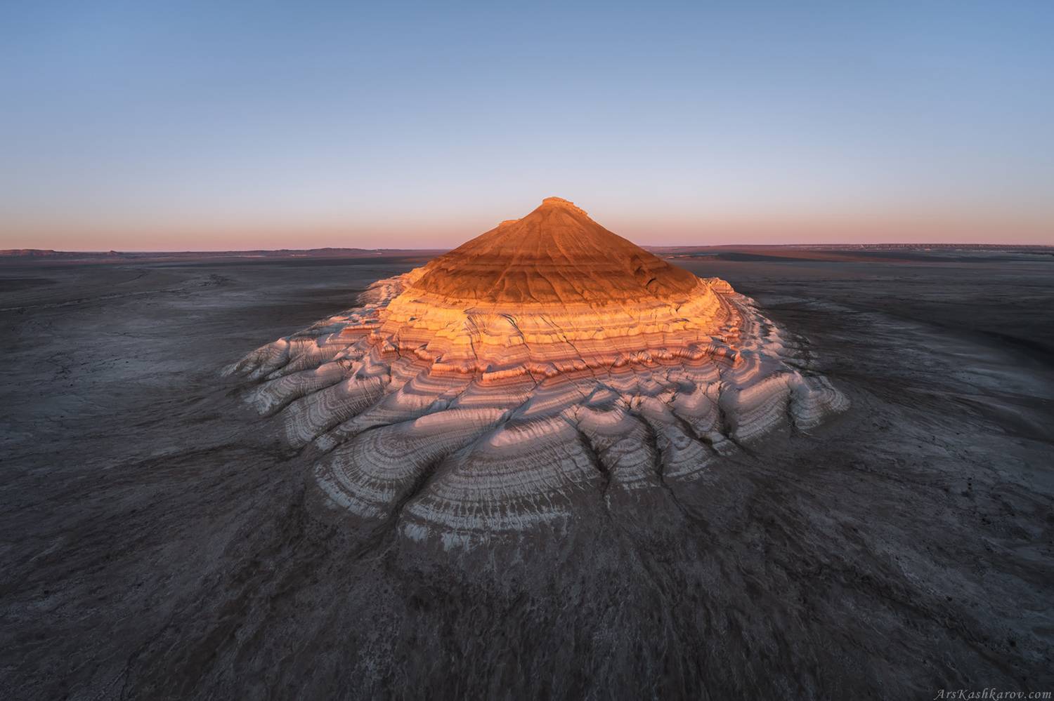 мангистау, мангышлак, бокты, казахстан, устюрт, одинокая гора, Арсений Кашкаров