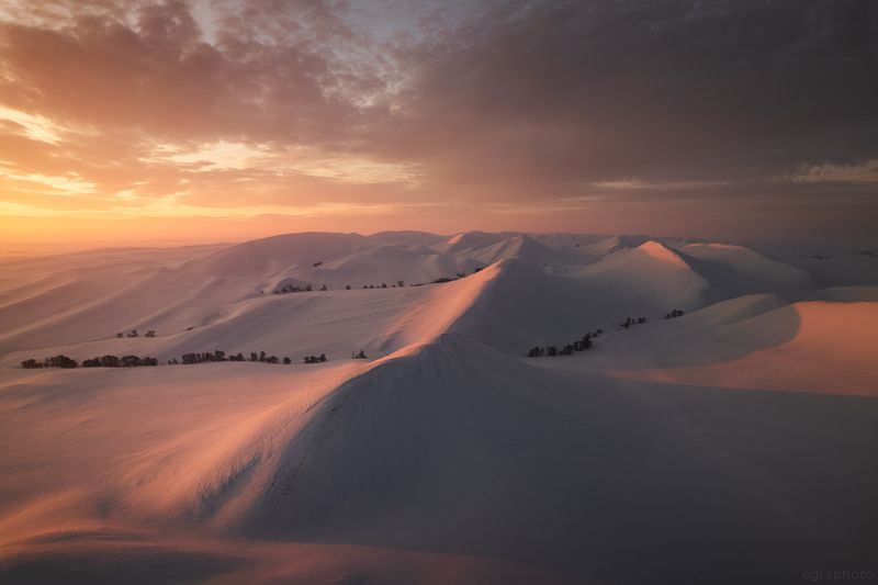 долгие горы, оренбургская область, урал, россия Долгие горы в вечерней заре фото превью