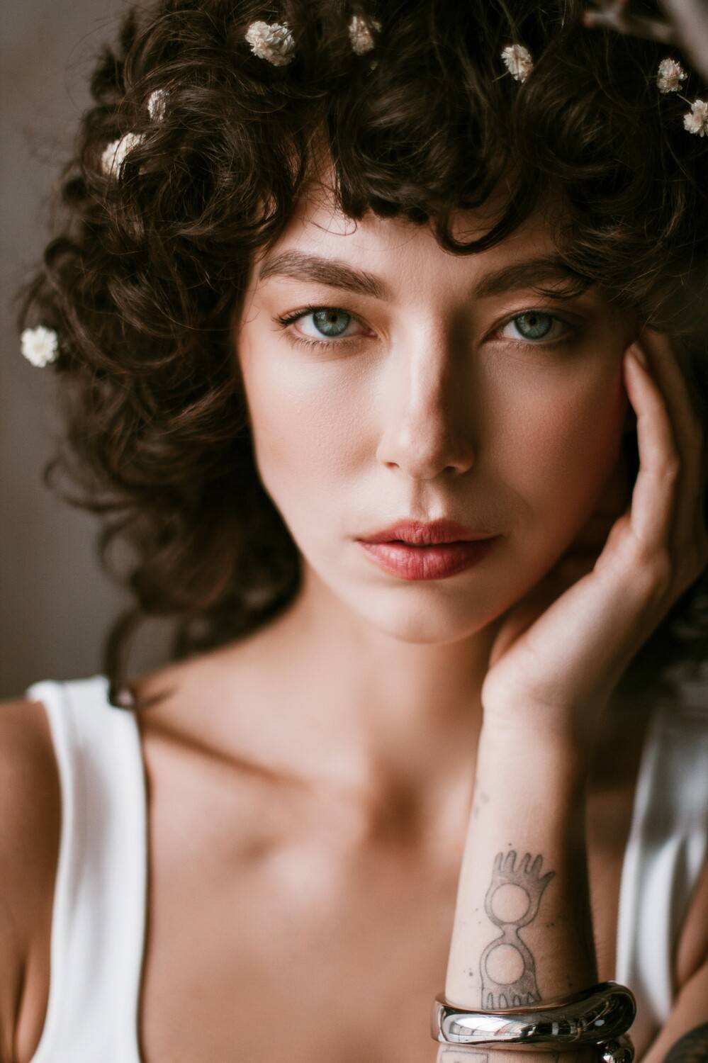 женский портрет в студии, Ольга Ажакина