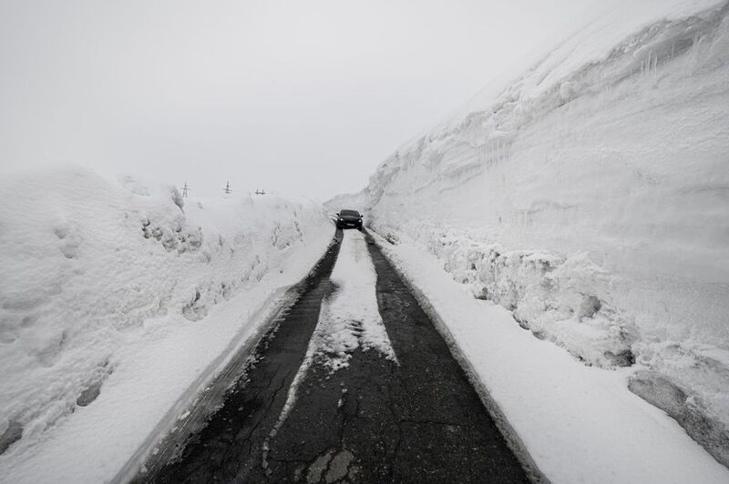 Армения, гора Арагац, дорога, озеро Кари, Дорога к озеру Кари. Май месяц. фото превью