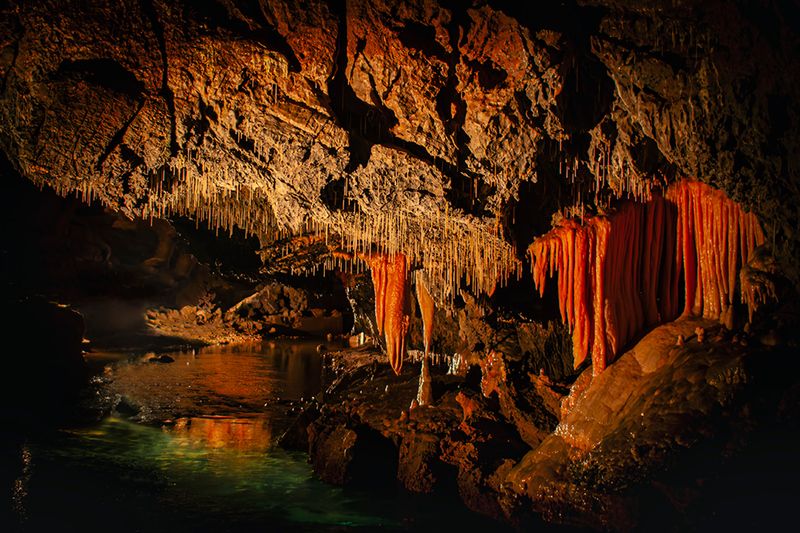 Подземная река фото превью