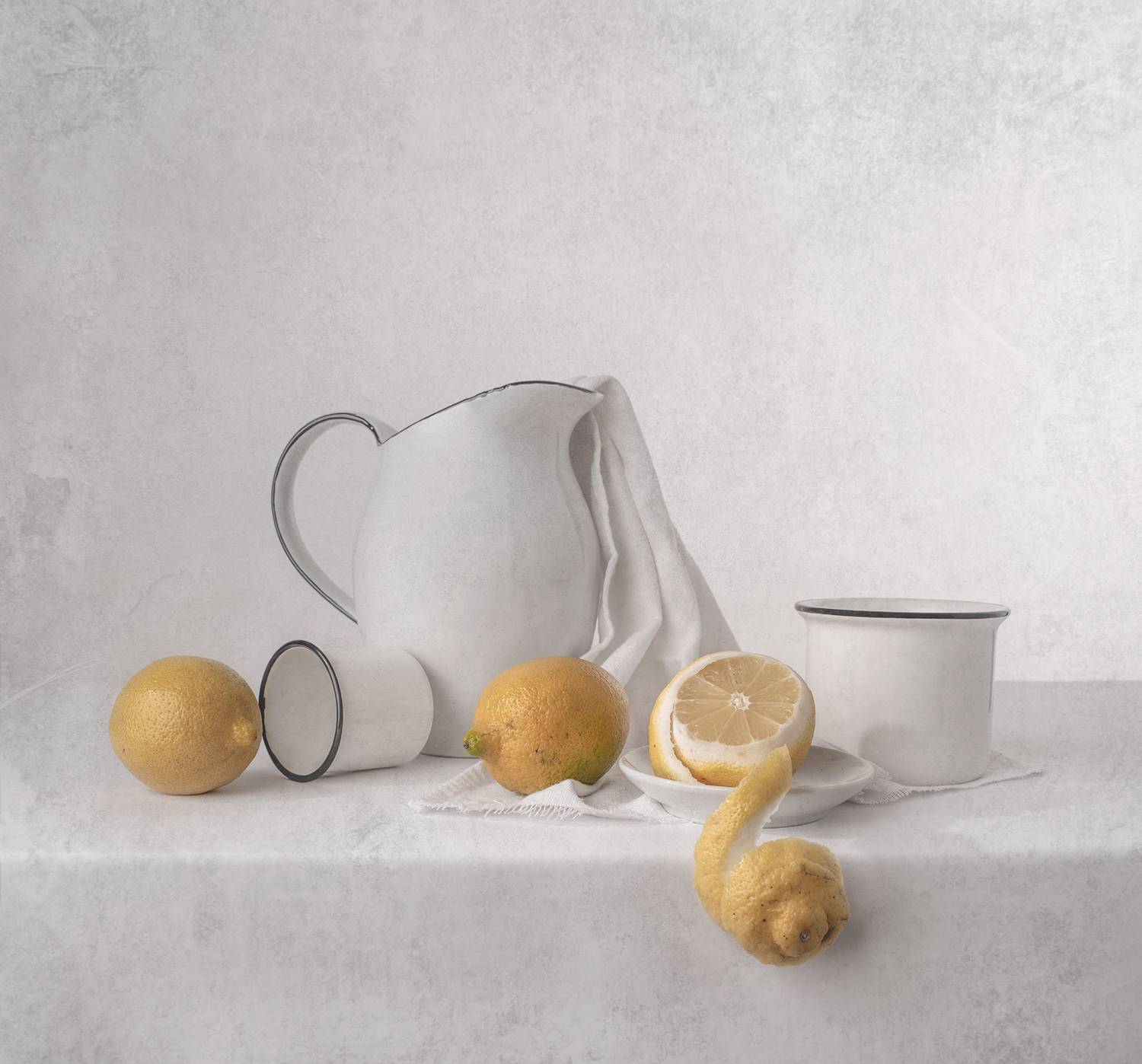 still life, light, lemon, yellow, white, texture, Maria Margareth Perfoncio