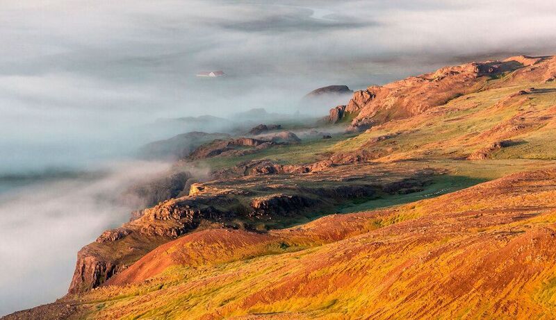 Домик, речка, туман и солнце... фото превью
