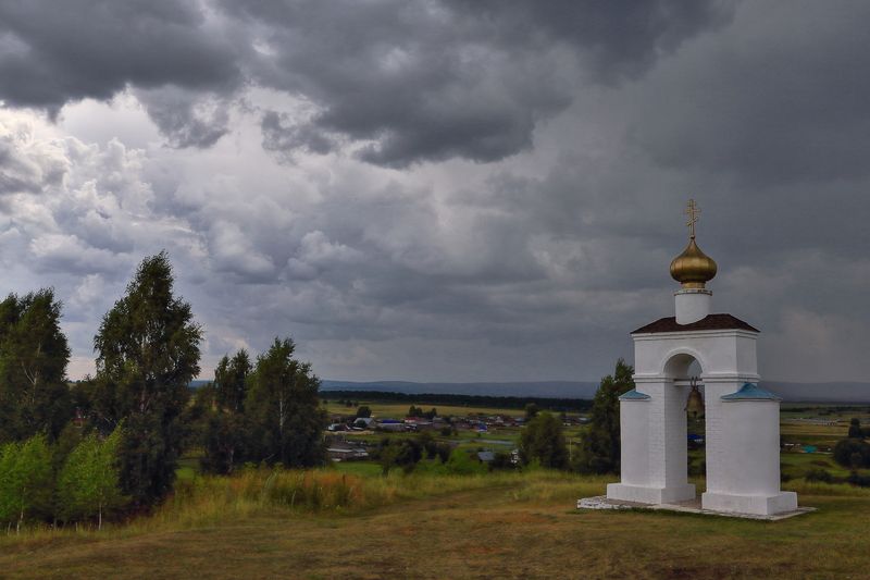 храм Перед грозой фото превью