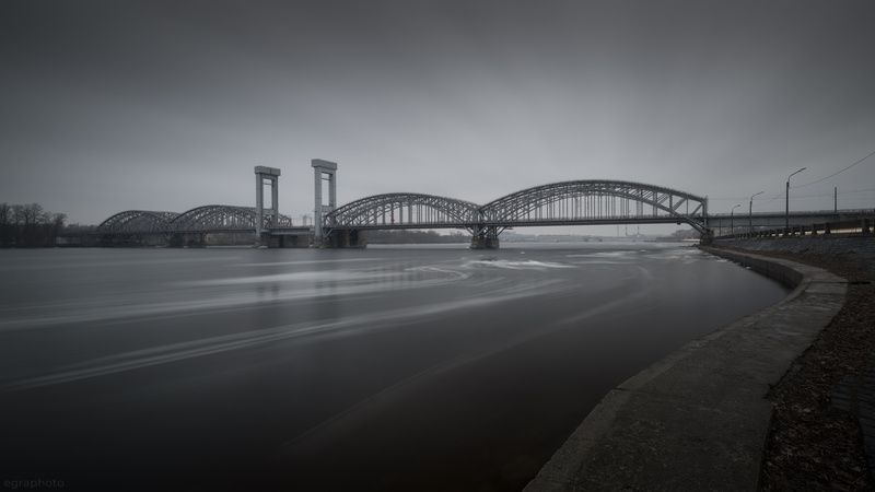 санкт-петербург, спб, россия, питер, spb, saint-petersburg, piter, russia, нева, финляндский железнодорожный мост, ледоход Финляндский железнодорожный мост в дождливом ледоходе фото превью