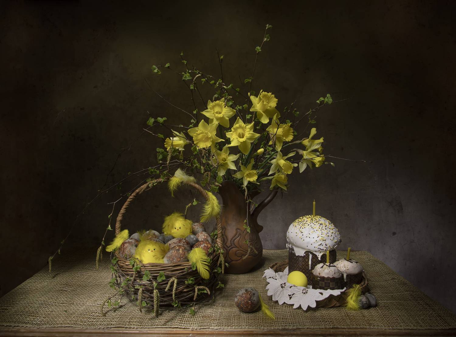 натюрморт, береза, нарциссы, яйца, куличи, Татьяна Феденкова