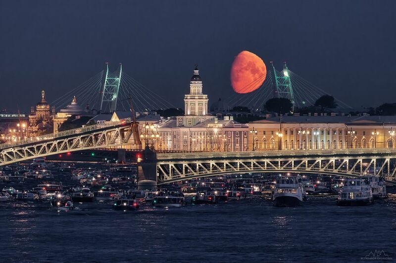 Санкт-петербург, луна, белая ночь Туристический сезон фото превью
