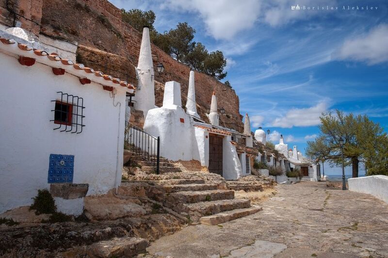 chinchilla de monte-aragón,spain,travel,house,building,white,blue,sky Chinchilla de Monte-Aragón фото превью
