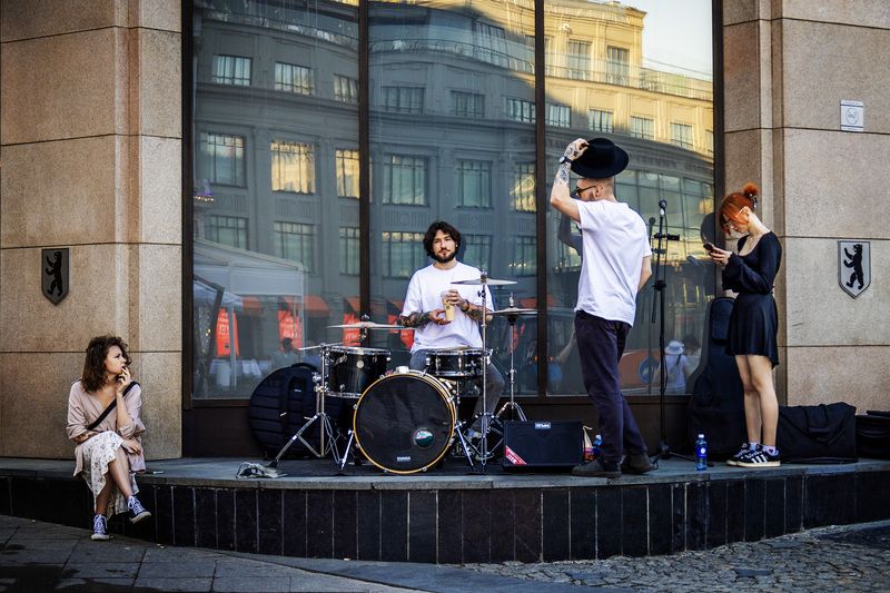 Уличные музыканты фото превью