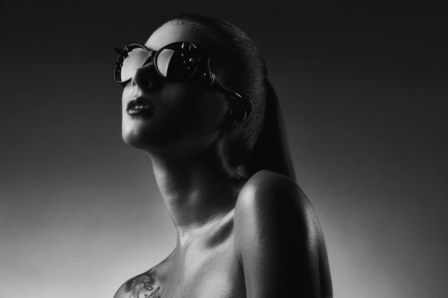 Арт, Портрет, Черно-Белое, Черное, Белое, Женщина, Волосы, Кожа, Woman, Hair, Art, Portrait, BW, Skin, White, Black, Artphoto, Style, Model, Skin, Glass, Lips, Губы, Очки, Модель, Студия, Studio, Михаил Доманов