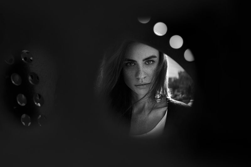 глаза, веснушки, чб,решетка, геометрия,блики, отражение,eyes, freckles, BW, lattice, geometry, reflections, reflection  фото превью
