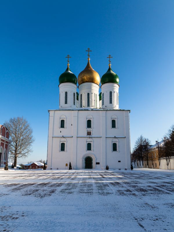 Коломна, город, зима, путешествие, православие, религия, христианство, история, культура, древний, достопримечательность Успенский собор в Коломне фото превью