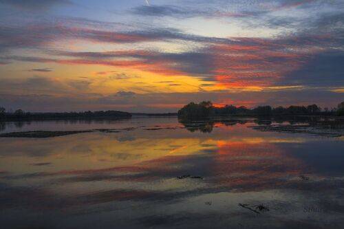 Солнце село.