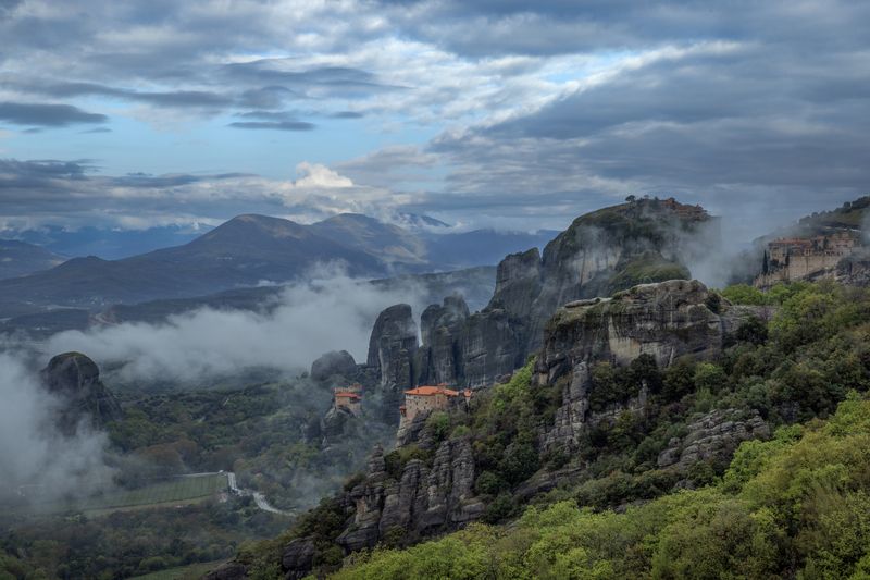 парящие в воздухе фото превью