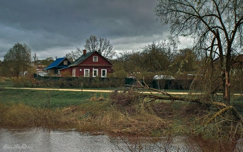 У реки... фото превью