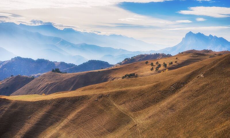 Горный пейзаж фото превью