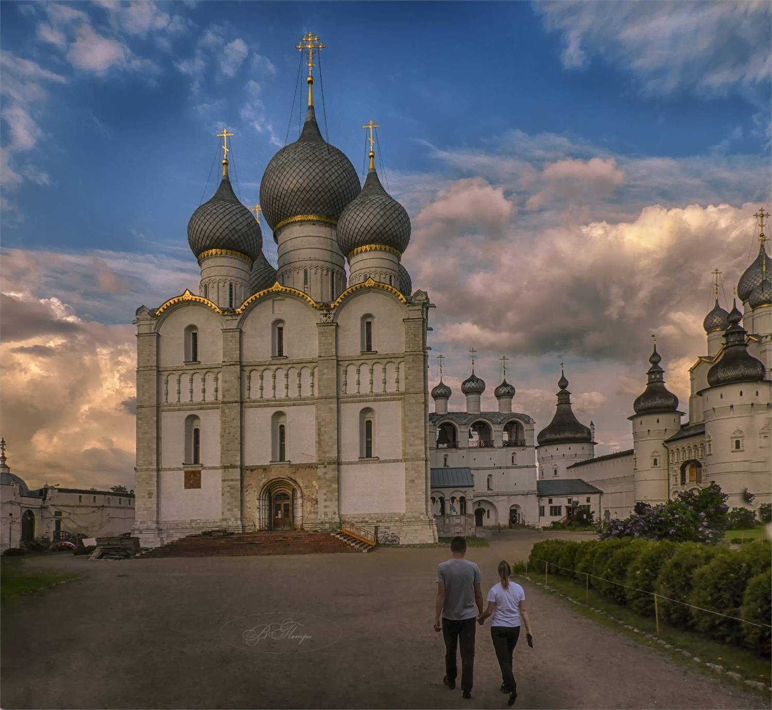 соборы колокольня люди облака, Вера Петри