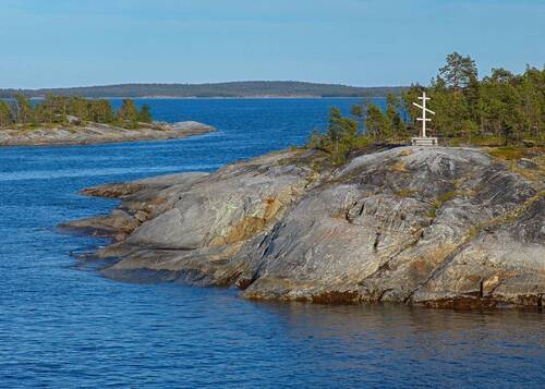 На острове Костьян