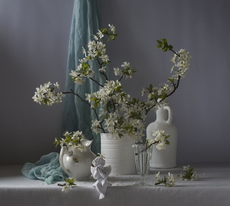 С цветущей веткой сливы. С Первомаем!! фото превью