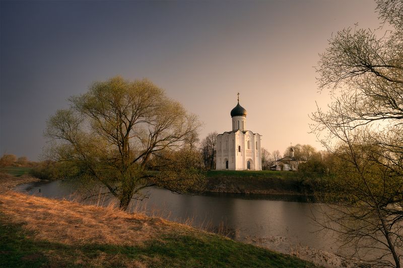 боголюбово, покрова на нерли, владимирская область, церковь, рассвет, нерль, разлив, храм, покрова, весна, Vladimir Апрельский дождь фото превью