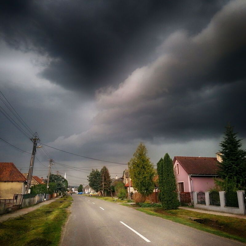 Something is going фото превью