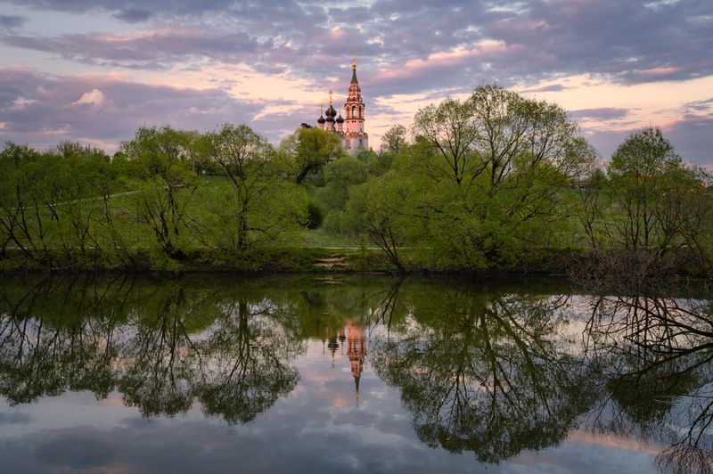 россия, валищево, весна, московская область, храм, церковь, православие, деревня, вечер, колокольня, закат, пруд, отражение Отражение фото превью