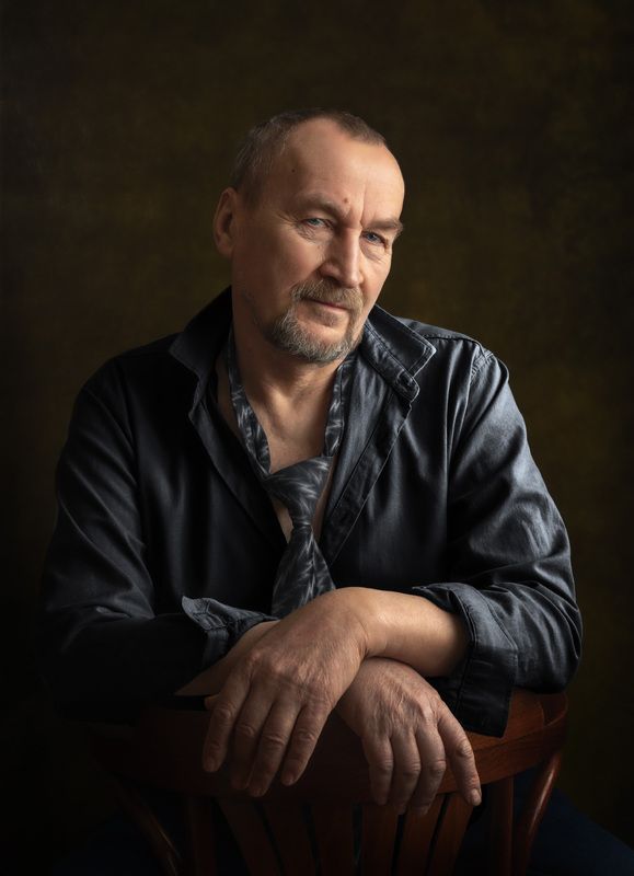 мужчина,  характер, студийный портрет  фото превью