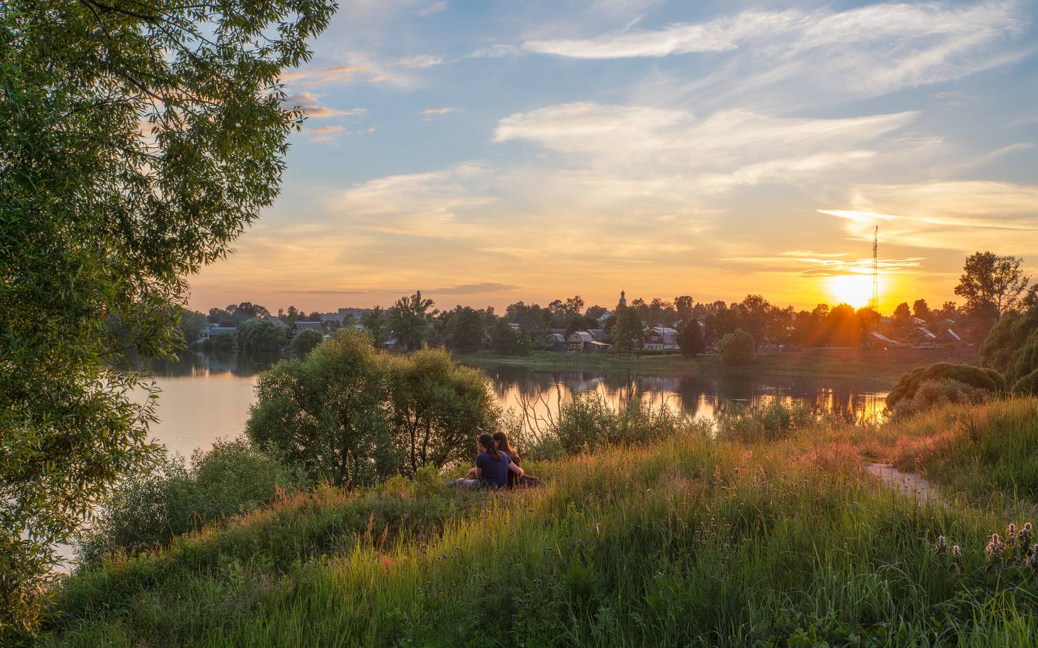 вечер, закат, солнце, свет, лучи, озеро, влюблённые, небо, облака, отражение, Виталий Полуэктов