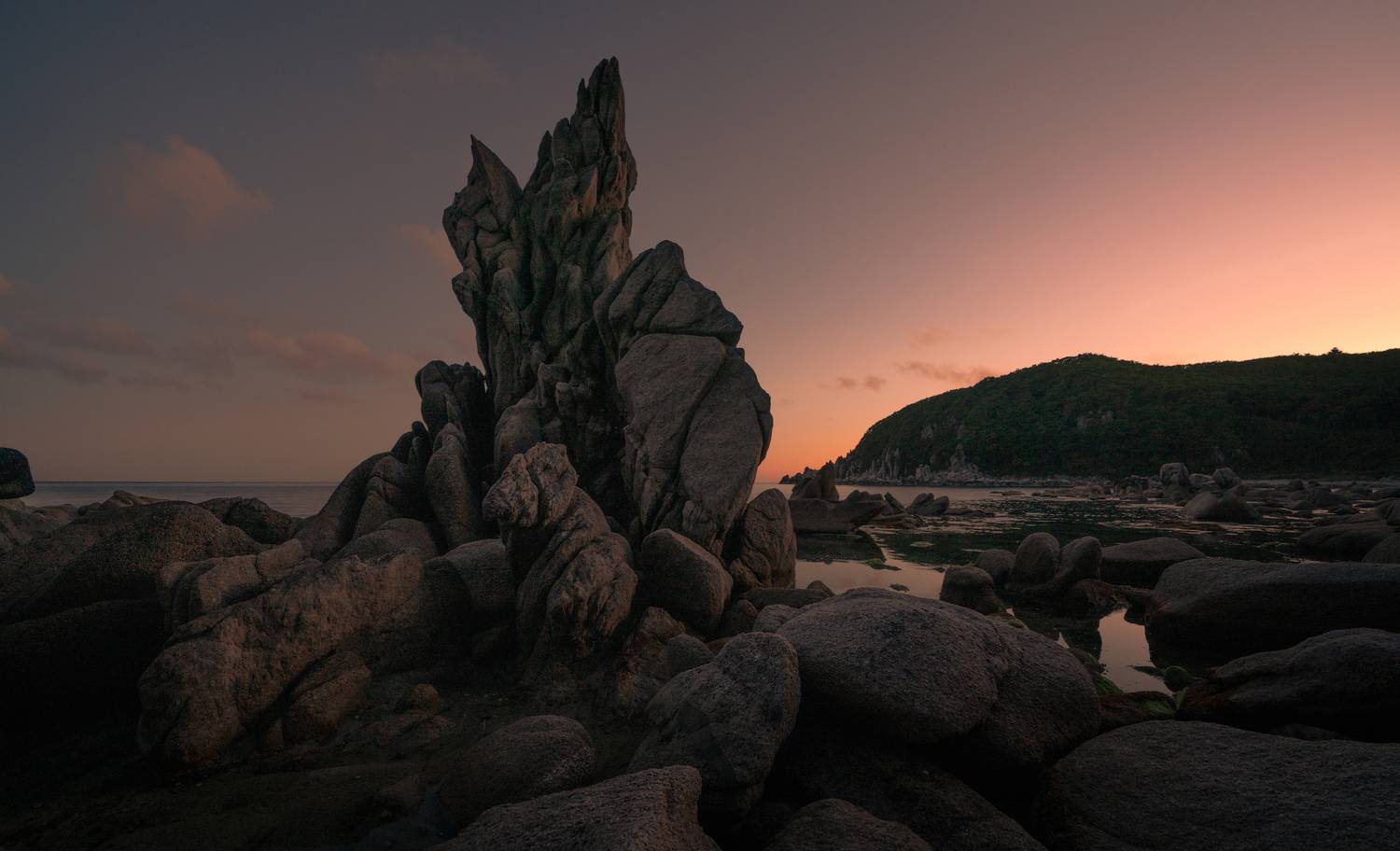 Россия, Приморский край, Приморье, Японское море, бухта Спокойствия, закат, кекур, Гаврилов Юрий