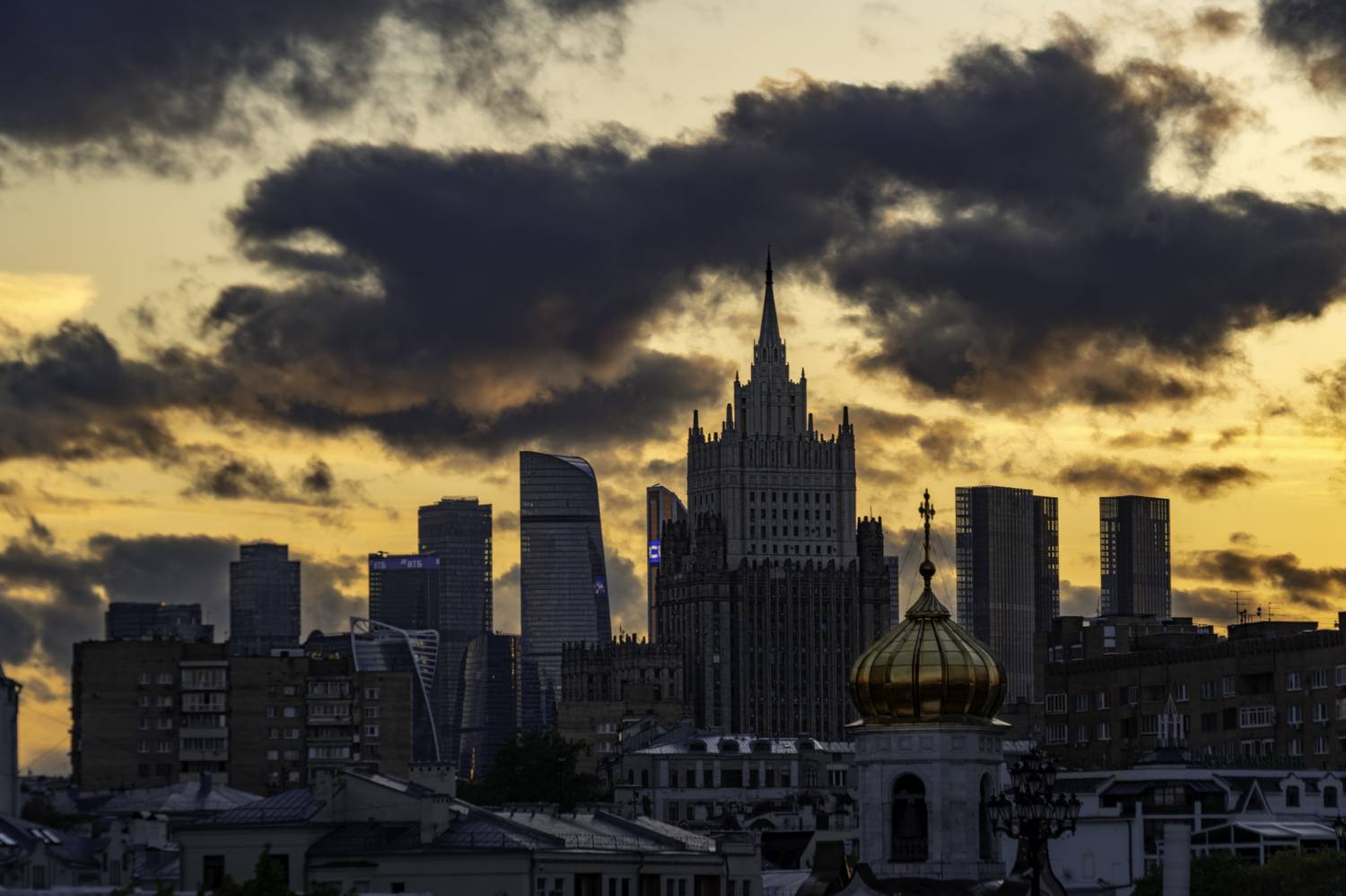 Москва, Патриарший мост. Храм Христа Спасителя, Москва-Сити, закат, , Гаврилов Юрий