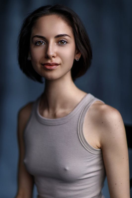 портрет, девушка, взгляд, студия, грудь Даша фото превью