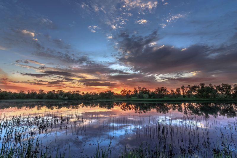 озеро, закат, небо, отражение. Вечер у озера. фото превью