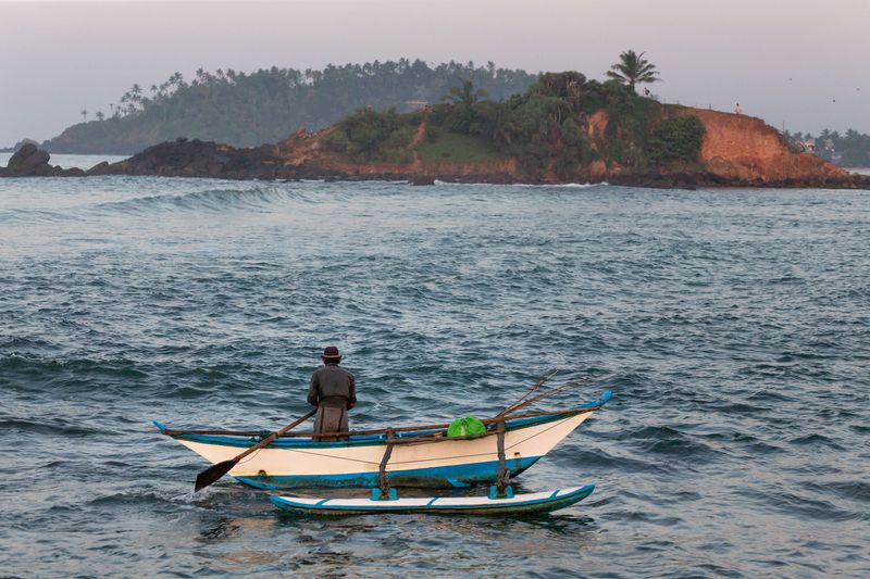 рыбак, Шри-Ланка, Sri Lanka, fishing, Мирисса, Mirissa Одинокий рыбак фото превью
