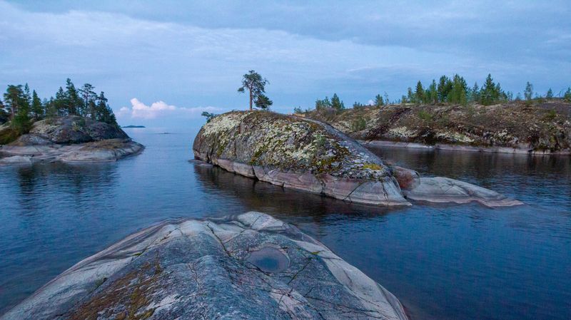Остров Кит белой ночью фото превью