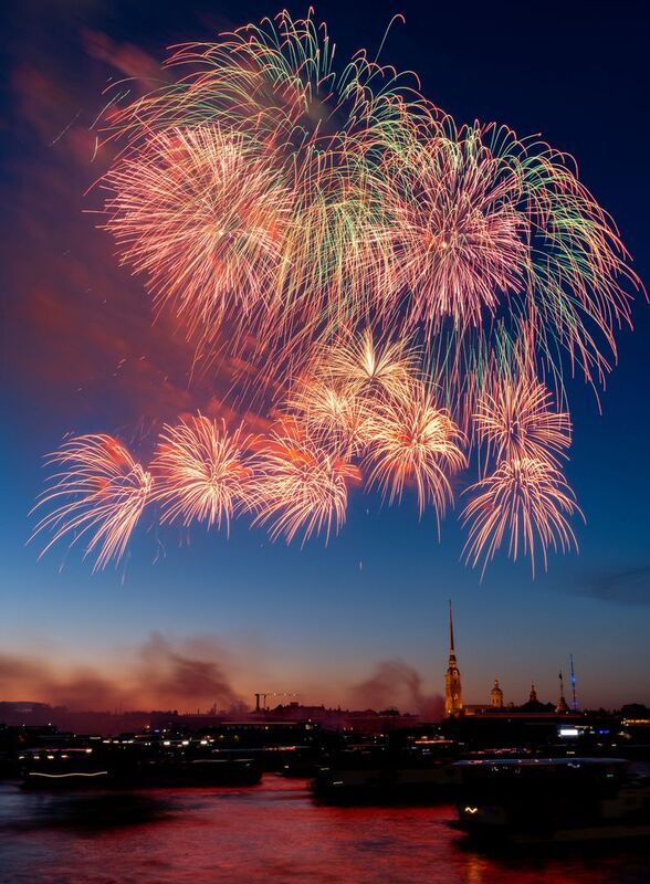 Праздничный салют на 9 мая фото превью