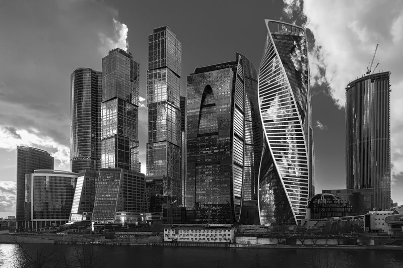 Москва, сити, река, город, небоскребы, чб Грани города фото превью