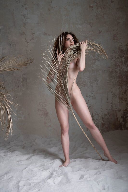 model, fine art, sexy, sensual, colour, woman, female, body, erotica, glamour, curves, portrait, beautiful, nude, naked, red lips, natural light, Dorka фото превью