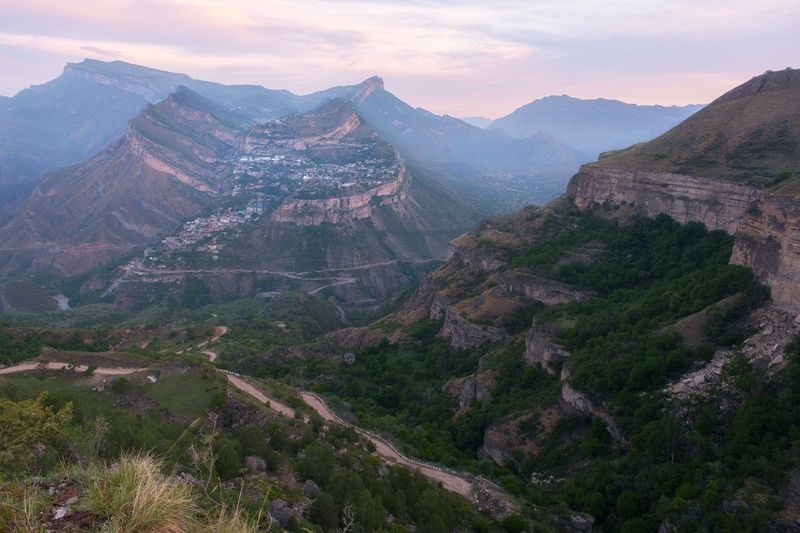 В утренних сумерках с видом на Гуниб. фото превью