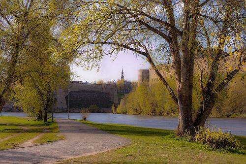 Май в Нарве