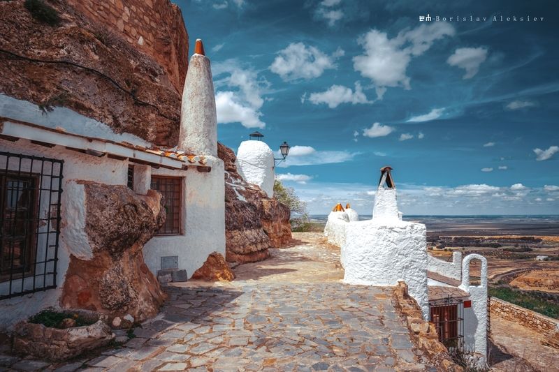 chinchilla de monte-aragón,spain,travel,house,building,white,blue,sky Chinchilla de Monte-Aragón фото превью