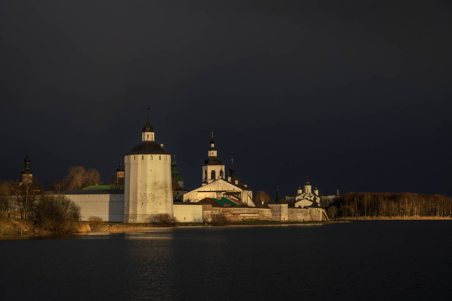 кирилло-белозерский монастырь, кириллов, сиверское озеро, вологодская область, Олег Зверев