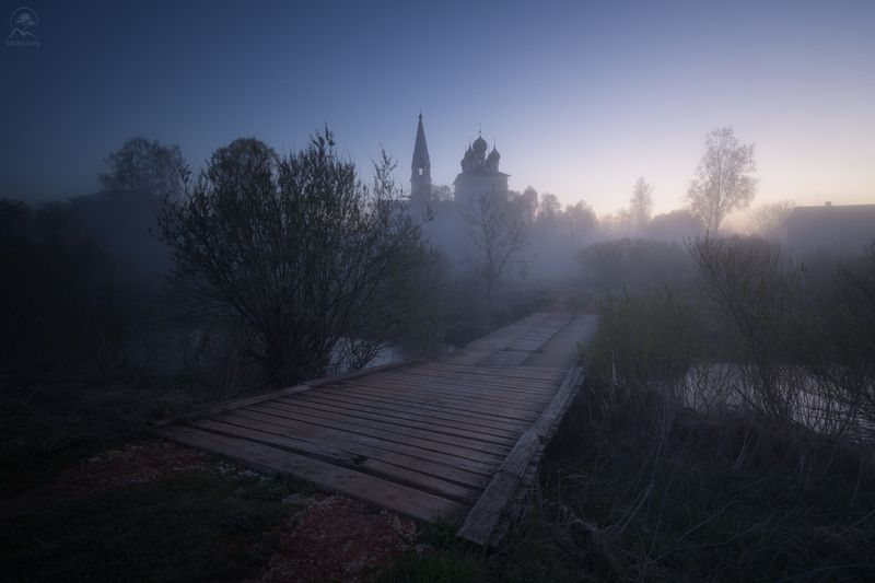 туман, сумерки, мост, май, храм, осенево, фототуры 2025 Сельская предрассветная фото превью