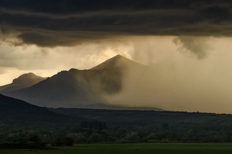 кавказ, кмв, кавказские минеральные воды, горы, бештау, гроза,, дождь, облака Дождевая завеса фото превью