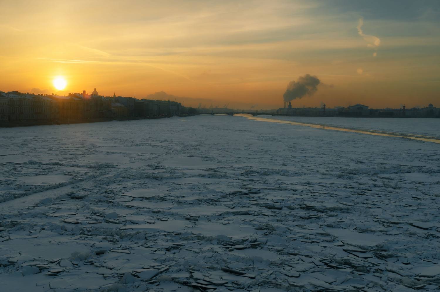 spb, frozen, embankment, snow, old, ice, industrial, leningrad, river, neva, sunset, snow, sunlight,, Бугримов Егор