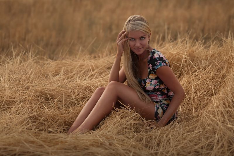 Портрет в поле фото превью