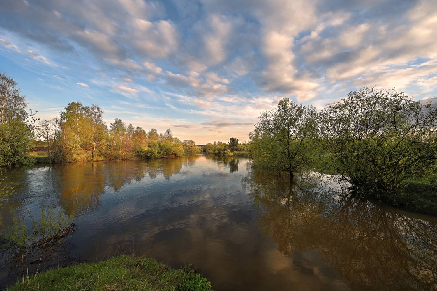 весна, вечер, закат, река, разлив, небо, облака, отражение, Виталий Полуэктов